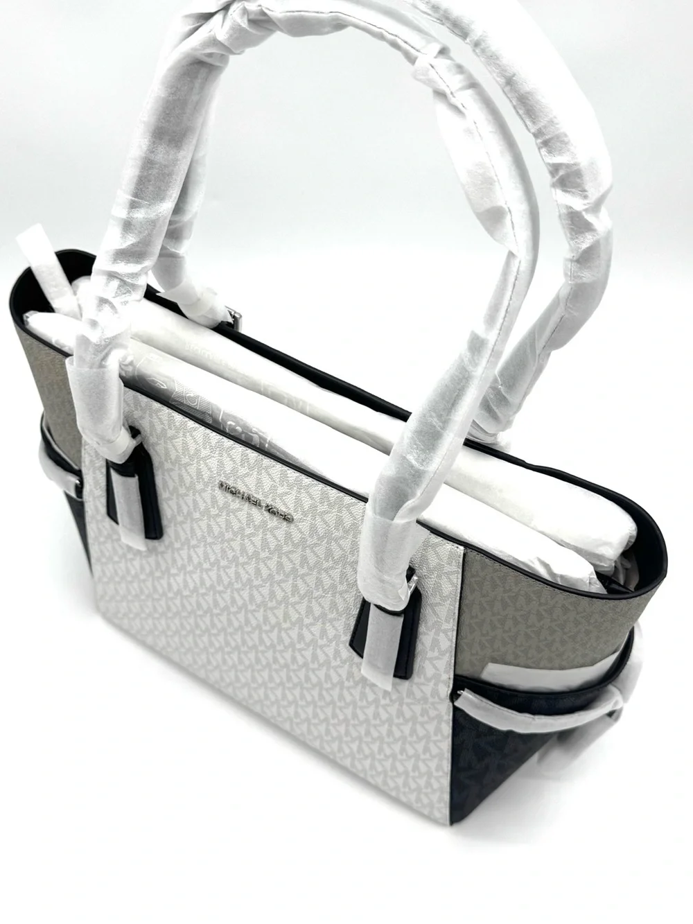 Michael Kors Voyager Large Color - Block Logo Tote Bag w Matching Trifold Wallet